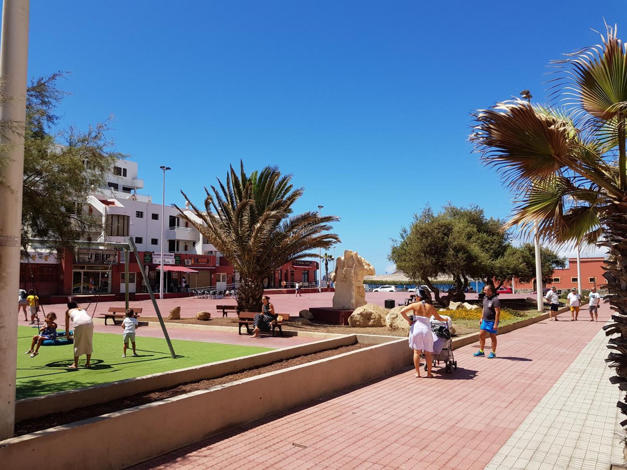 Alquilaencanarias Mirazul Plaza Roja El Médano